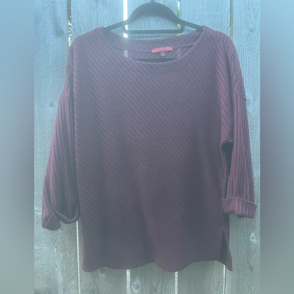 Maroon Women’s knitted sweater top with cropped sleeves